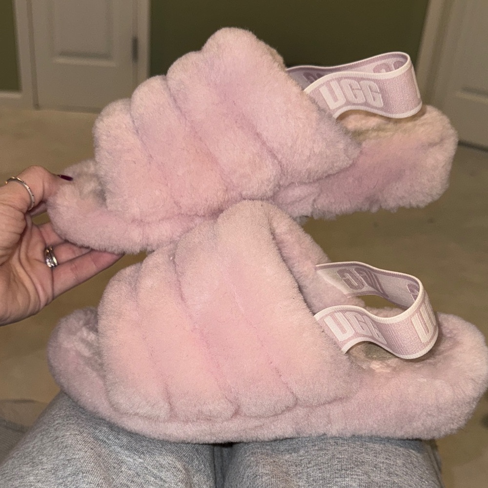 UGG Women's Fluffy Pink Slippers